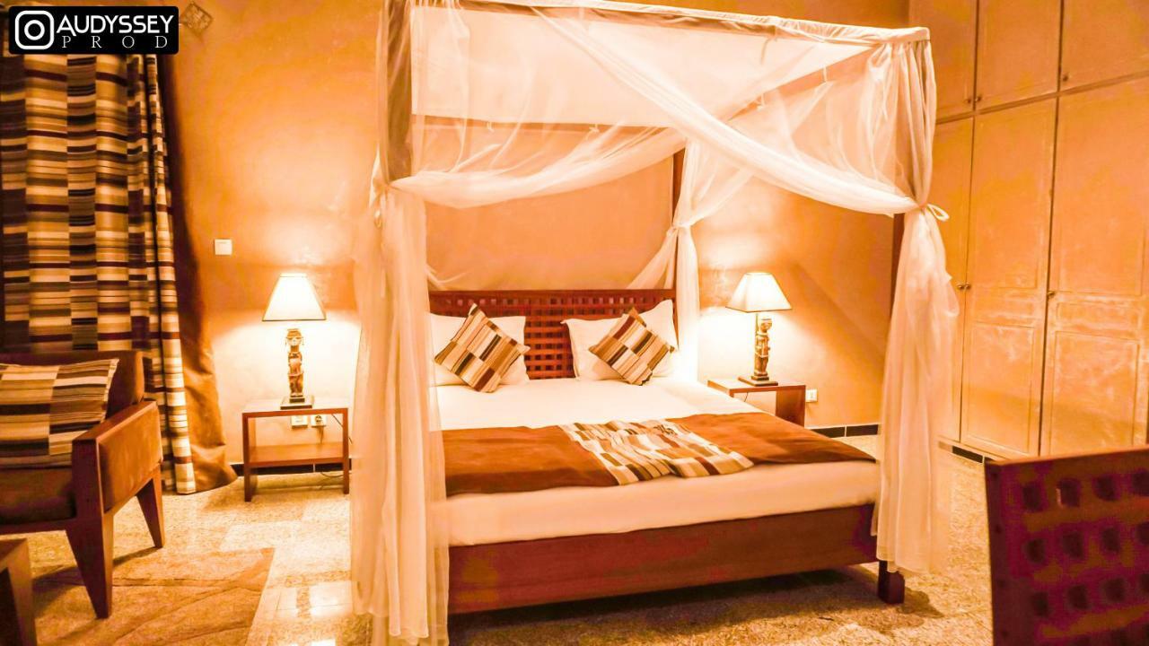 Hotel La Maison De Celine *